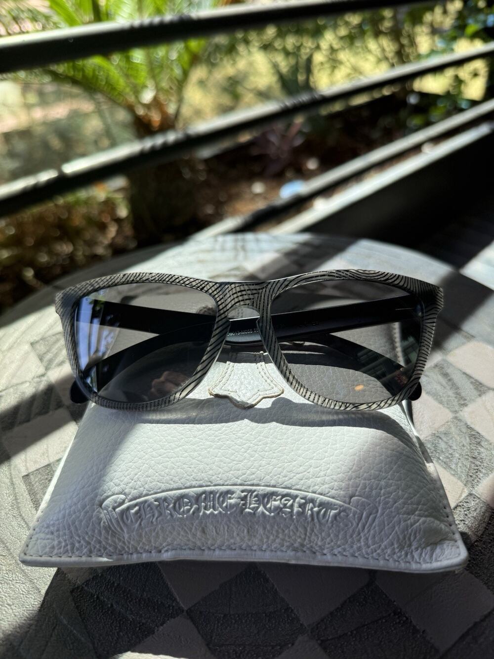Oakley Sunglasses Frogskins OO9013-D055 Crystal Clear with Prizm Sapphire Lenses